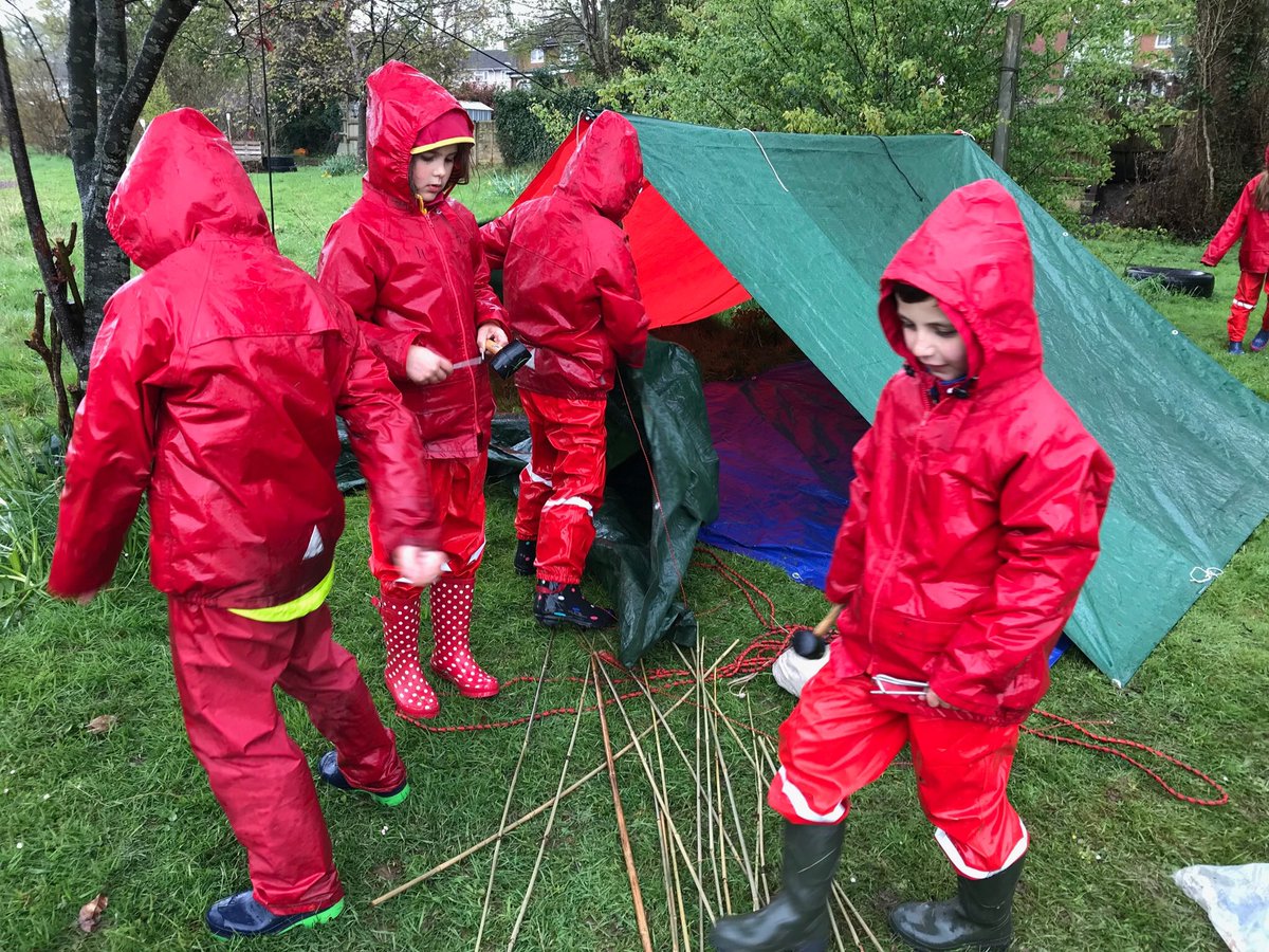 LlanyPrimary's tweet photo. Dispite the rain Y4 built a great Shelter and used tools and knots to make wood frames. #forestschool #cyfleon #outdoorlearningwales #ks2 https://t.co/DGkEedJVOL