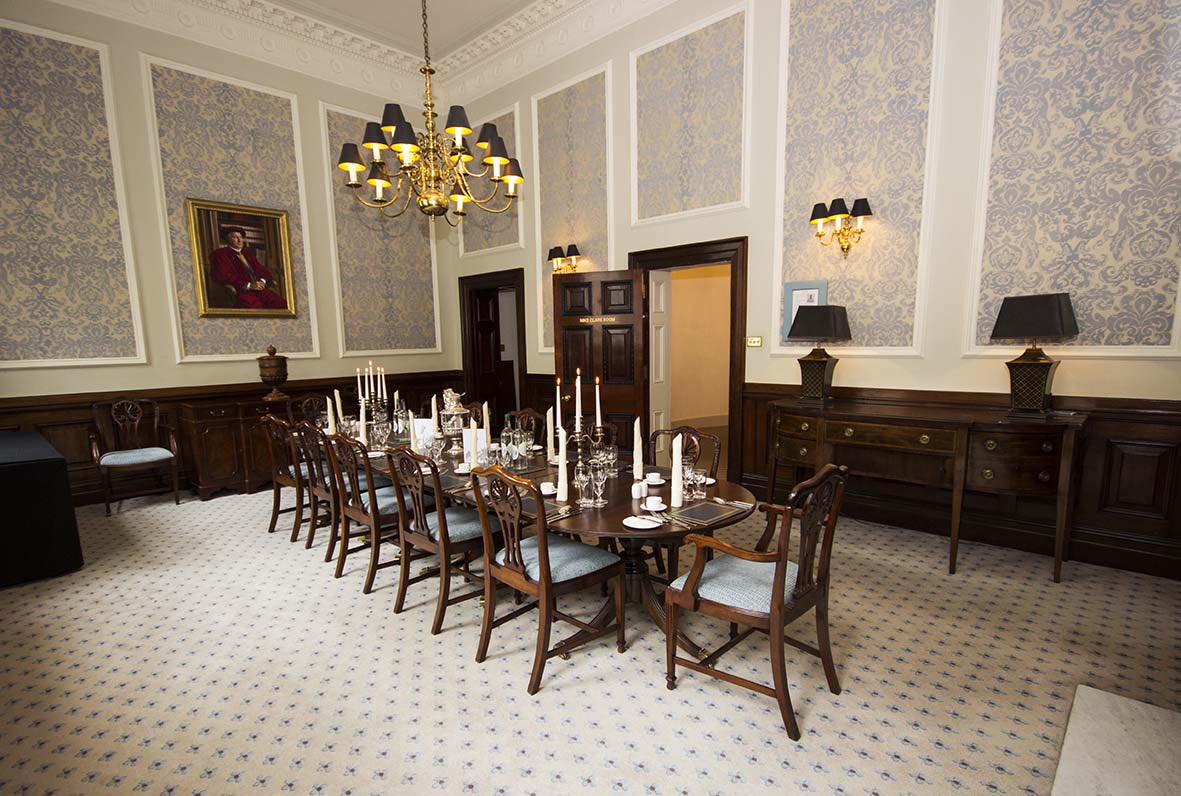 farevenues's tweet photo. The beautiful Mike Clare room @FurnitureHall has been recently refurbished and is now ready for your lunches, dinners and board meetings. #eventprofs #cityvenue @chandco @VenueHireProfs @HireSpace @venueslondon @LoveVenues @CitySelection https://t.co/83K5bM0YuJ