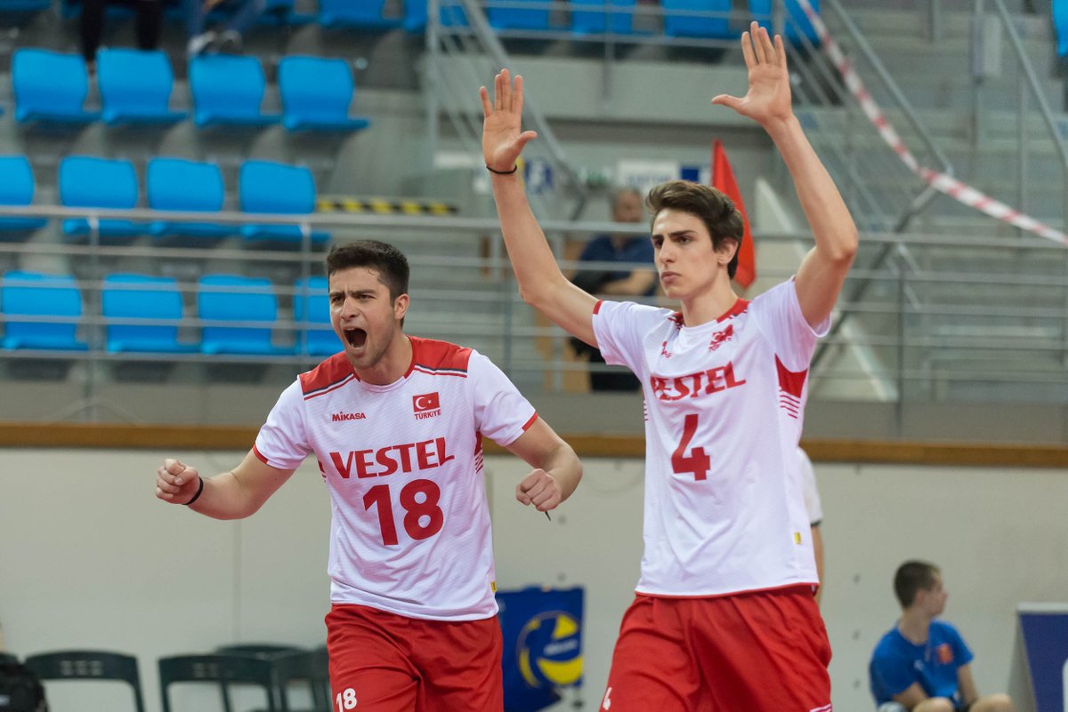 Vestel's tweet photo. 2018 CEV 20 Yaş Altı Erkekler Avrupa Şampiyonası Elemeleri’nde Yunanistan’ın ardından Slovakya’yı da mağlup edip CEV U20 Erkekler Avrupa Voleybol Şampiyonası Finalleri’ne gitmeye hak kazanan 20 Yaş Altı Erkek Voleybol Milli Takımımızı kutlarız! 👏 https://t.co/uPbwxssGEe