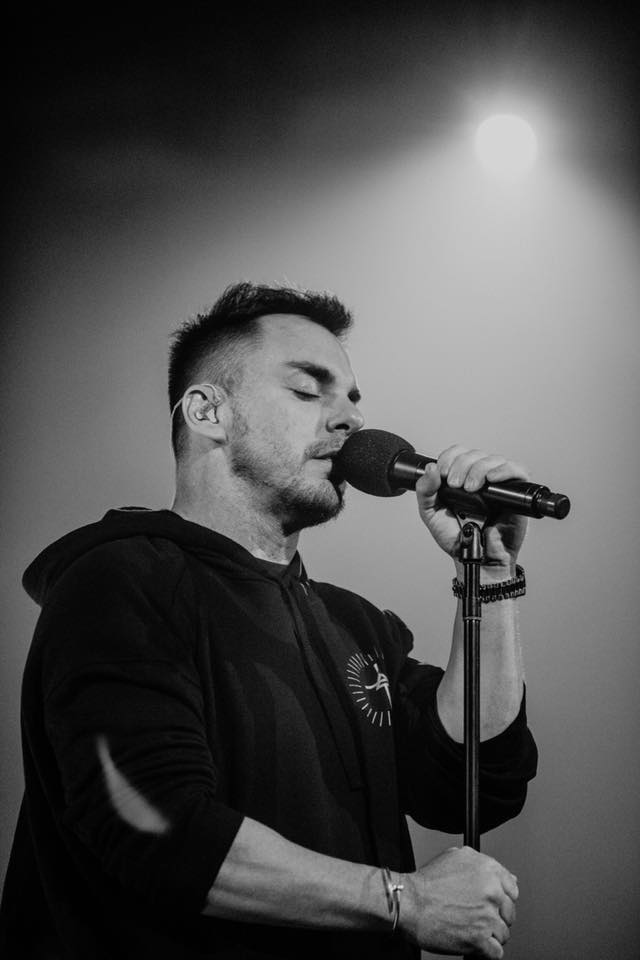 CristianaMars's tweet photo. Shannon singing. Bye, my day is done...❤️❤️❤️❤️❤️ https://t.co/eKyW6NHssW