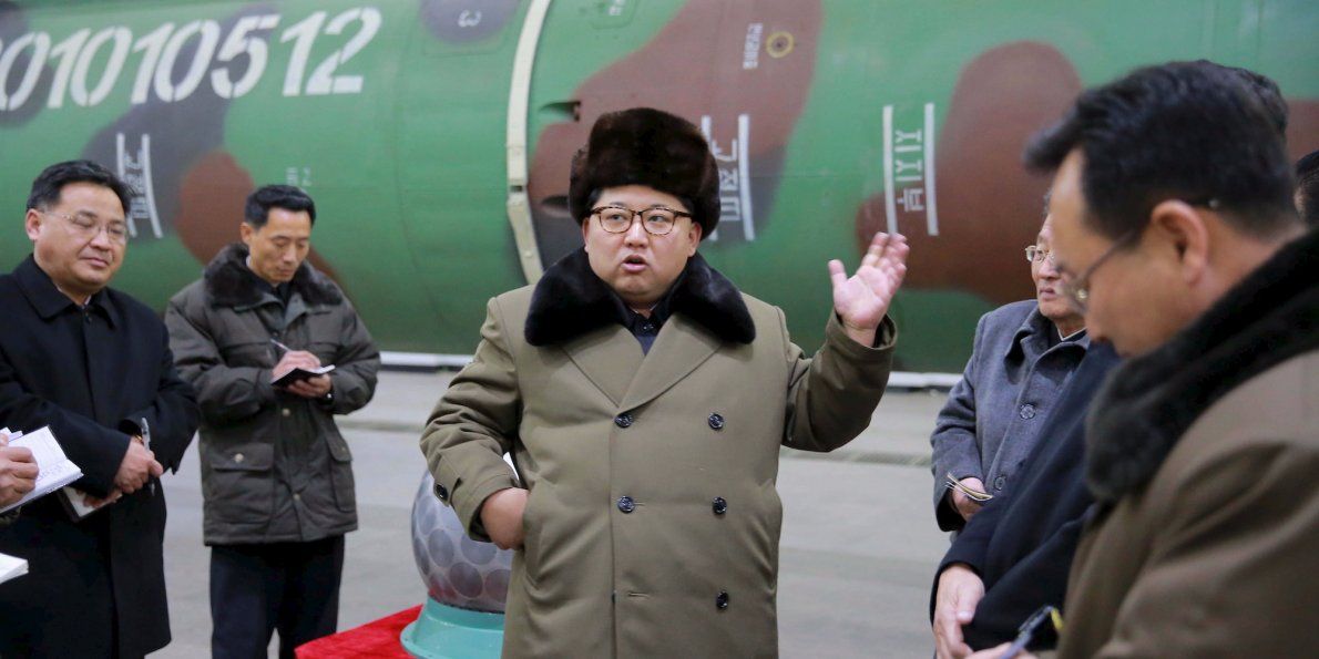 BusinessInsider's tweet photo. North Korea is putting all its clocks forward 30 minutes to align with South Korea after historic peace summit https://t.co/JDwMsH3qnx https://t.co/RG5g5BBF08