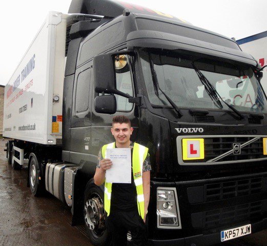 Congratulations to Hayden who passed his Class 1 test on Firday.  Well done Hayden and safe driving.  Thanks to Martin's Driver Training for their excellent tuition.
If you are interested in driving for Anglia Freight contact our HR team on hr@angliafreight.co.uk