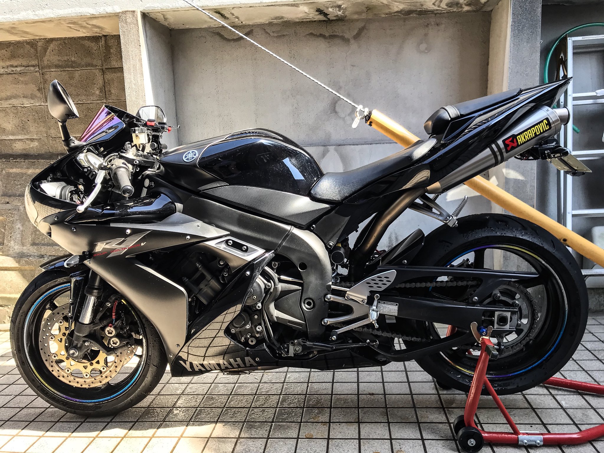 値下げしました　YZF-R1 5VY スリップオン　ストライカー