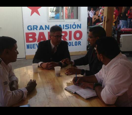 MdelOrinoco's tweet photo. El Ministro @IMVillarroel recorrió stands del #MotorConstrucción y reafirmó que la #GMVV continuará ahora con el #Petro @ExpoVzla https://t.co/uvwNRkDtAY