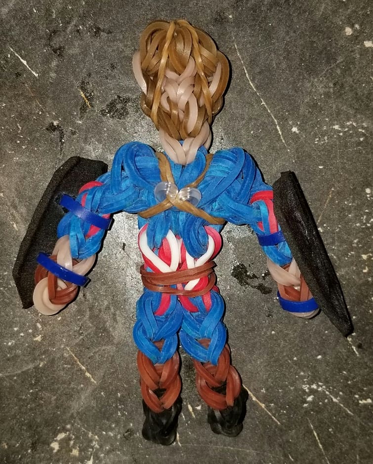 NinjaRivs's tweet photo. The Avengers are gonna have new looks in #InfinityWar . And here's the rubber version of Captain America. @ChrisEvans did an OUTSTANDING job in this role and I can't wait to see the movie! #AvengersInfinityWar #CapsShield #CaptainAmerica #Nomad https://t.co/1g48ymKvxh