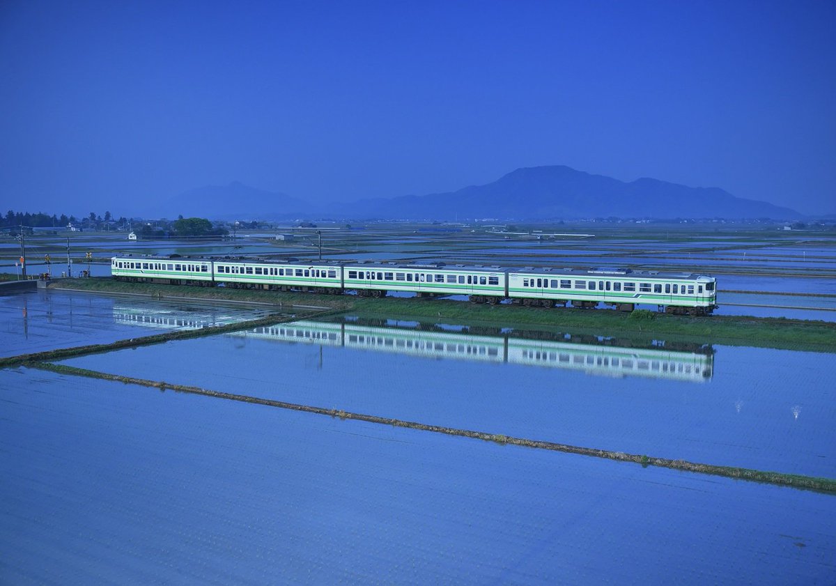 こけだま写真館 Twitterissa 約３年前に越後線の赤塚跨線橋で撮った写真たち 有名撮影地となった赤塚跨線橋 ３年前なら朝に１時間半くらい ただただ適当に撮っているだけでもこの収穫