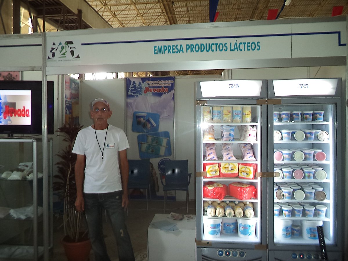 Comunica2015's tweet photo. El GEIA estuvo representado por la Empresa Cárnica, Empresa de Productos Lácteos , PESCAMAT y la UEB de Bebidas y Refrescos de EMBER Mayabeque; en la Feria de Matanzas en Expocuba mostrando lo mejor de la industria en ese teritorio que conmemora el 325 Aniversario de la ciudad. https://t.co/VeO2stUOVq