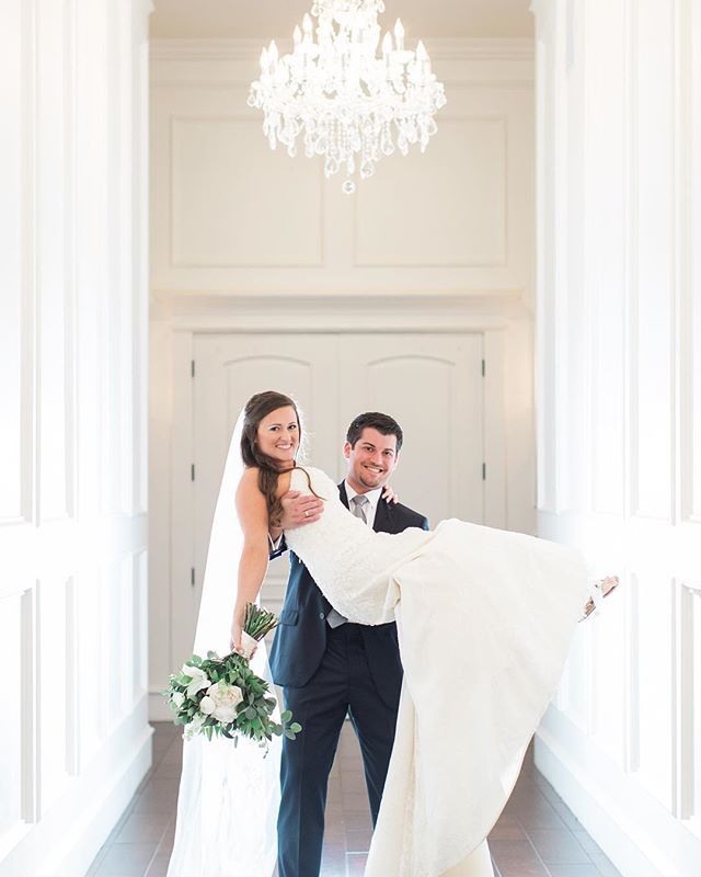 How stunning is this #StarDustBride ?! Forever swooning over this wedding!💕 ift.tt/2JFB10c