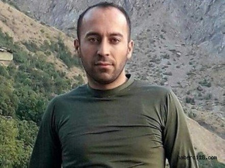 Asteğmenlerin koruyucu melekleri Uzman Çavuşlarının kıymeti çok ayrıdır. ŞEHİT Uzman Çavuş Mustafa Yorulmaz'ın 4 yıldır evli olduğu eşi, biri 1 aylık, diğeri 2 yaşında iki erkek çocuğu vardı. Ruhu şad, mekanı cennet olsun.