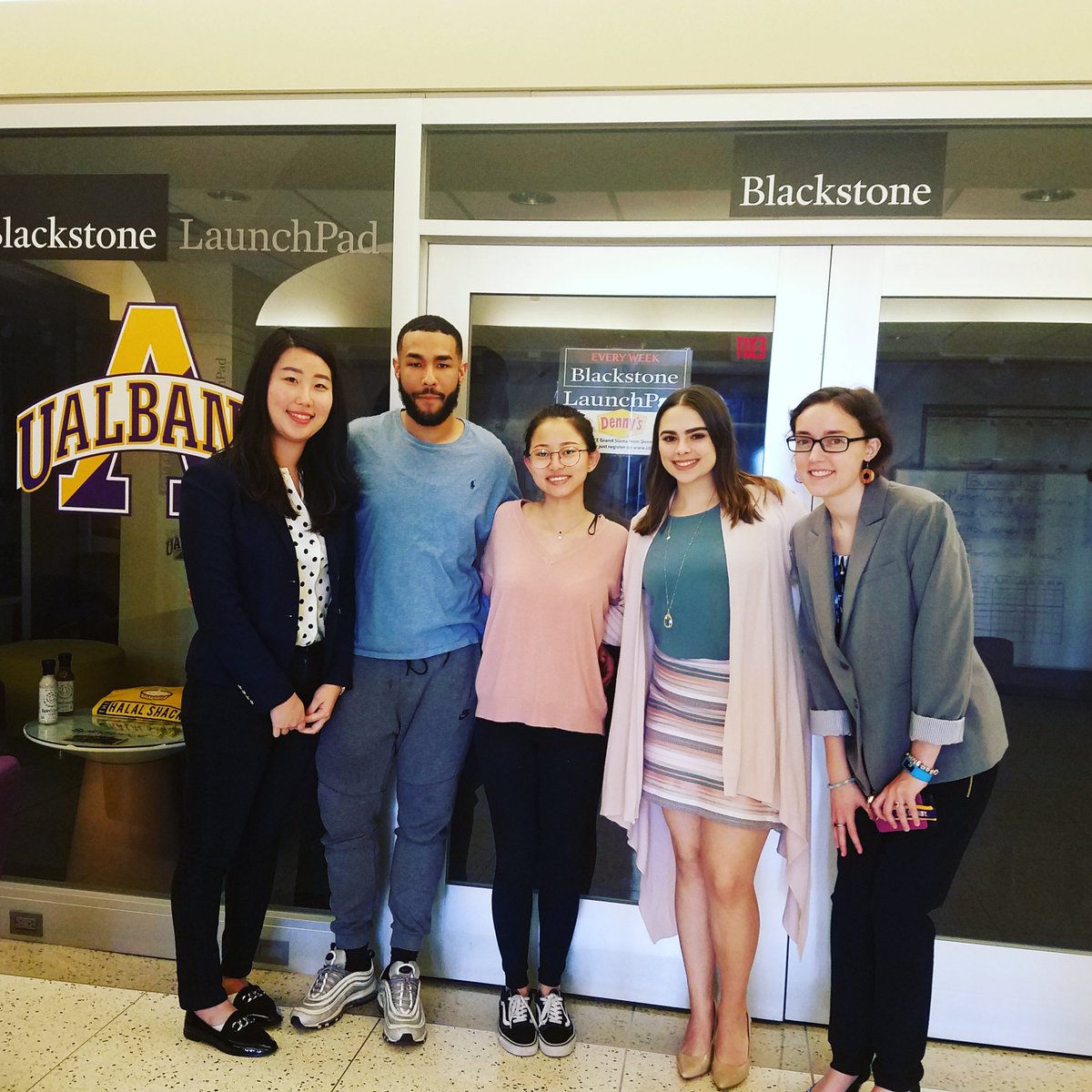 konian2's tweet photo. #MotivationMonday #CareersOnTheMove  Back in swing this Monday from the @ualbanyalumni Board Meeting, our @CareersonMove Intern Strategy Meeting, and the Excellence Awards Gala for distinguished alumni this weekend. #CampusLife #PurpleFam https://t.co/m3Zx6Mo2X2