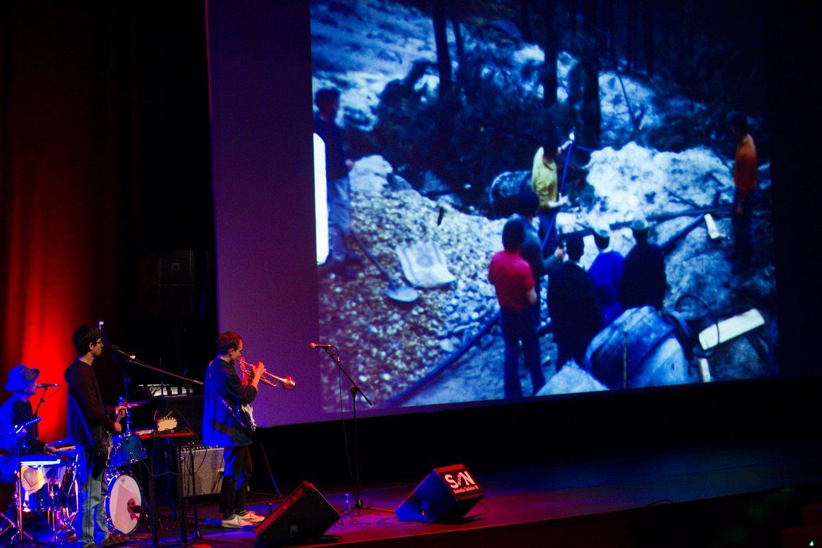 PlayDocFest's tweet photo. Mañá martes 1 #playdoc2018 bota o peche a esta edición celebrando o Día do Cinema Doméstico, coas películas caseiras de #Tui.
Bota un ollo ao programa da xornada de clausura
🔽
https://t.co/VdzTsZgZMx https://t.co/gcMvok4IS6