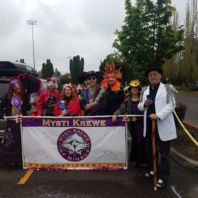 PDXMardiGras's tweet photo. It's the 82nd Ave of Roses Parade Saturday morning! 
#early #usualsuspects #playhappy #parade #inpdx #portland #eastportplaza #82ndAve #AvenueofRoses #portlandcommunity #mkon https://t.co/arIH5aay99