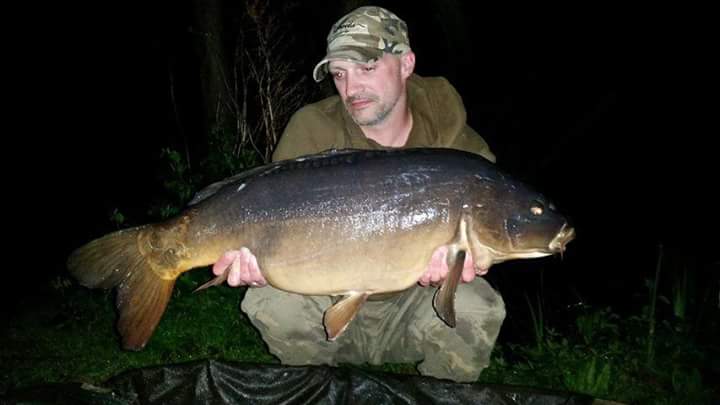 Stephen Warden with a lovely 27lb+ mirror taken using his favourite Hybrid components #armohawk
