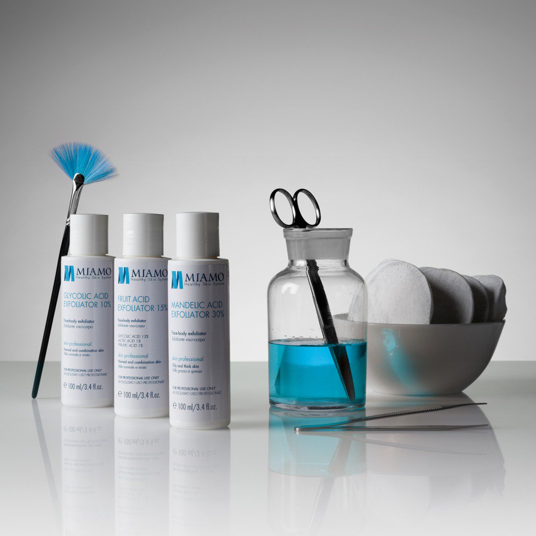 miamoskincare's tweet photo. Grazie alla linea #SkinProfessional e ai suoi protocolli, #Miamoskincare porta la missione “Healthy skin system” direttamente nella cabina estetica in #farmacia. #iomiamoetu
#skincare #miamopress #bodycare #skin #beauty #cosmetics #pharmacy #skincareroutine #bestskincareproducts https://t.co/etmQ5V6l3c