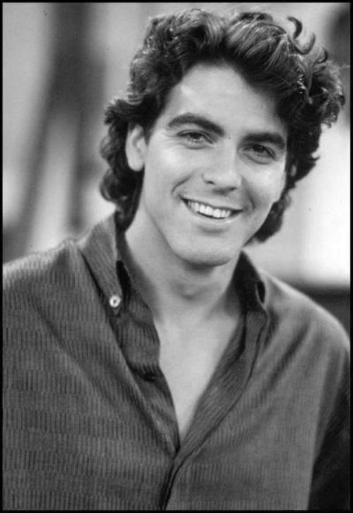DanRebellato's tweet image. Okay it’s embarrassingly 80s but here it is. #firstheadshot