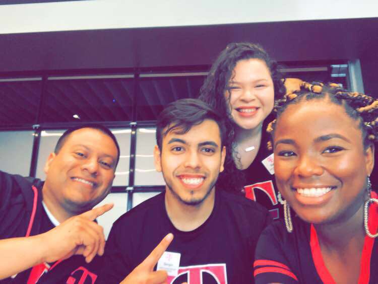 ROMEROK07's tweet photo. Hitting off day 1 of #LEADERREADYNTX with a quick selfie with these awesome leaders! #teamone #ilovemyjob @MandyLandMB @Smolina26_ @Alisa_Arner @jstn692 @CeahJustice @LikeAHuynher https://t.co/ewxUGydgIt