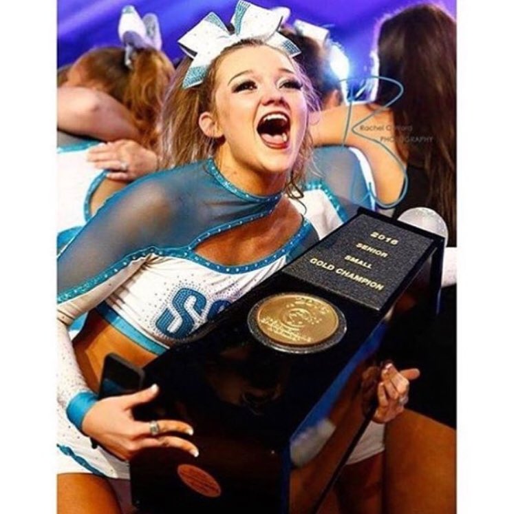 thecheerdolls's tweet photo. History repeats. https://t.co/hl1ztqQwRE