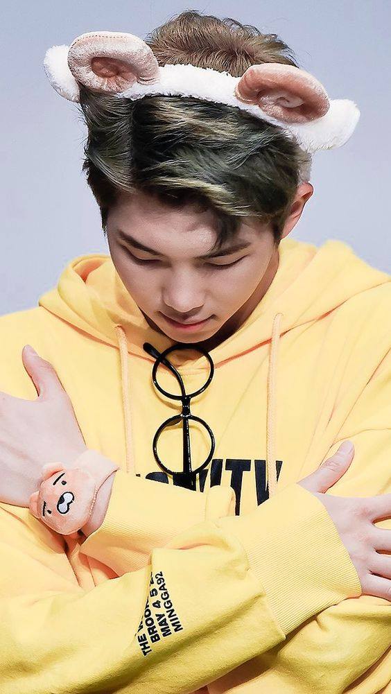 NagySeo's tweet photo. Namjoon is the best😍💓BTS😇😄💓
@BTS_twt 
@bts_bighit 
😍💓🎤 https://t.co/7y2GwD3bc4