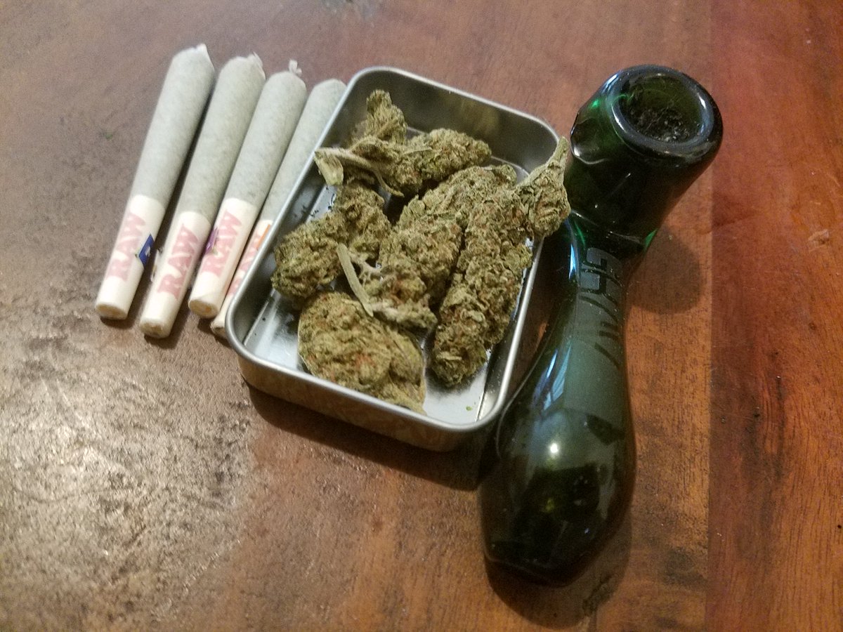 turntabling's tweet image. Advice for #military #veterans looking into medical #cannabis. medium.com/@jwallace242/w… #mmj #medicalmarijuana #420 #CannabisCommunity #CannabisMedicinal #cannabinoids