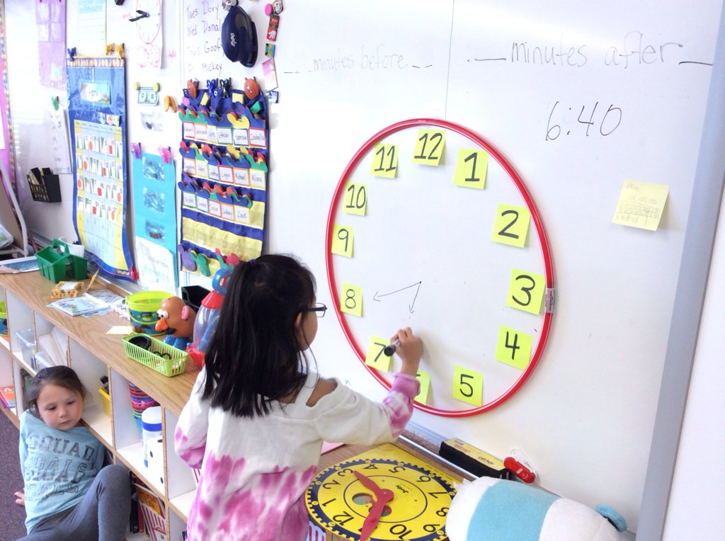 mmhteach's tweet photo. Drawing hands to nearest 5 mins! Time flies in #class2h! @Ivysherman #seamanstrength https://t.co/7O6KGQWDgM