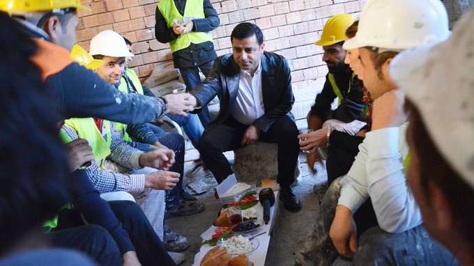 Resmi Twitter'da görüntüle