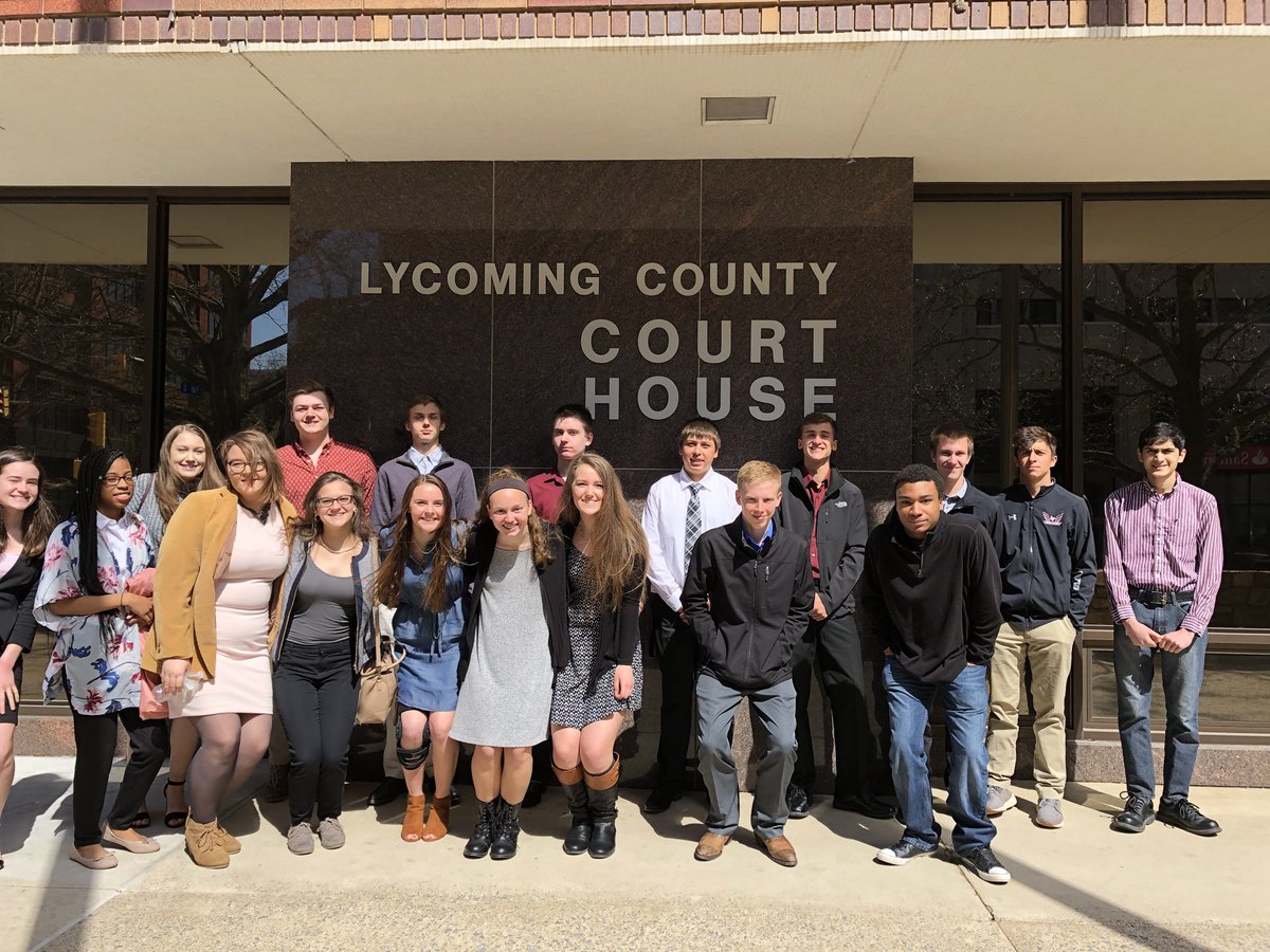 MrsCarpenterr's tweet photo. Field trip to see a trial with a special stop for lunch! https://t.co/u5G9vxYfbJ