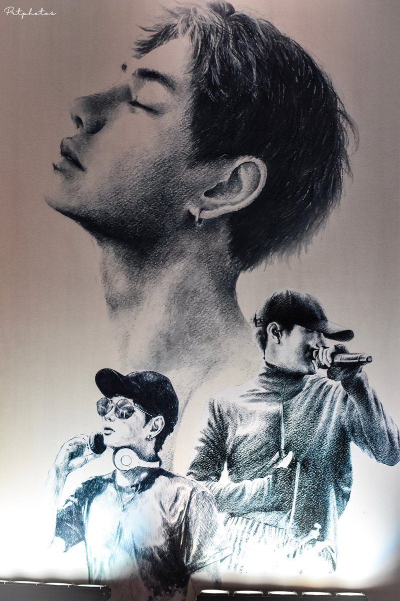 prtphotos_bkk's tweet photo. นิทรรศการ #OneManStoryX วันนี้วันแรก เรือนช่างศิลป์ทุ่มเทกันมาก บอกเลยว่างานดีจริงๆ มากันเยอะๆนะคะ 😊

#เรือนช่างศิลป์ #เป๊กผลิตโชค https://t.co/lrlGM4Uxw9