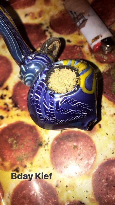 It&rsquo;s my birthday, I&rsquo;ll get high if I want to 🎶 (like every other day) https://t.co/N3xyDJaOr9
