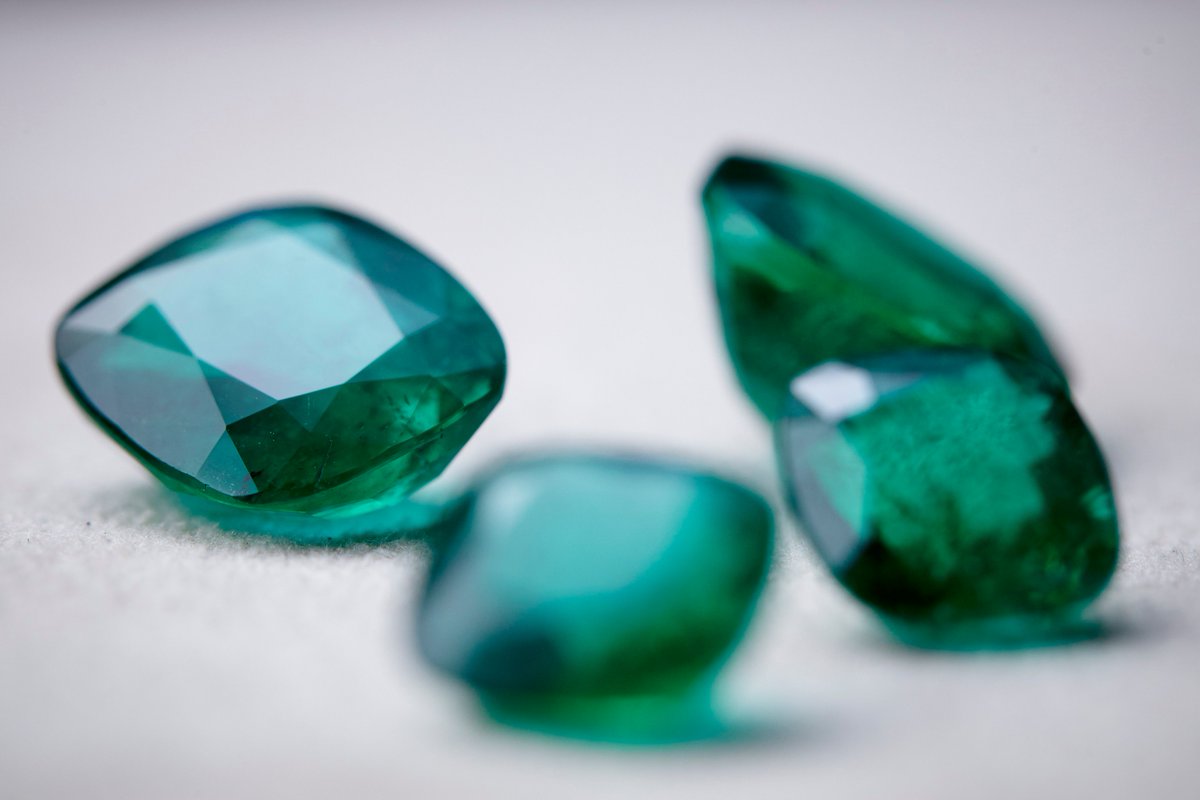 GemfieldsLtd's tweet photo. Time to dazzle with stunning one-of-a-kind Zambian emeralds.
#AStoryInEveryGemstone #GemfieldsLovesColour #Zambia #Emerald https://t.co/cbpFBKf8y6