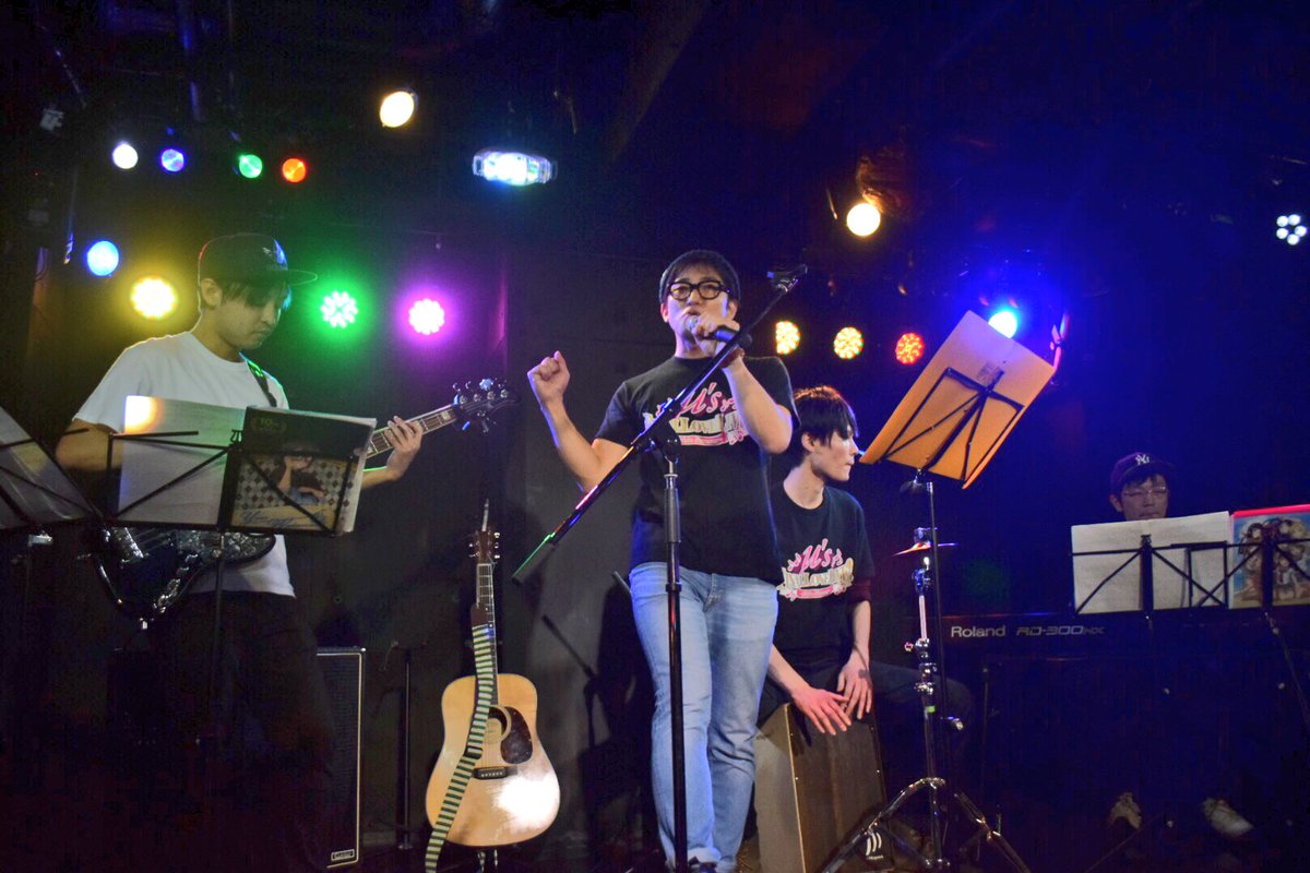 shining_birds's tweet photo. 本日は、「カミライブ」‼︎を見てきました！
TomoTake+ さん、Aqu男さん、イドマと愉快な仲間たちさん、mix10’sさん、の演奏、ダンスでとても楽しめる素敵なイベントでした！
みなさんお疲れさまです。

＃shiningbirds
#カミライブ
#TomoTake+ 
#Aqu男 https://t.co/jNuLnql4Qs