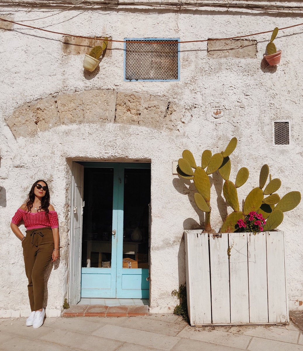 Manuela_Vitulli's tweet photo. Taranto, Grottaglie e Martina Franca. A dir poco meravigliose. La zona tarantina è ancora tutta da scoprire, una Puglia più insolita. #MyPugliaStory #WeAreinPuglia https://t.co/s9AbbsVCHL