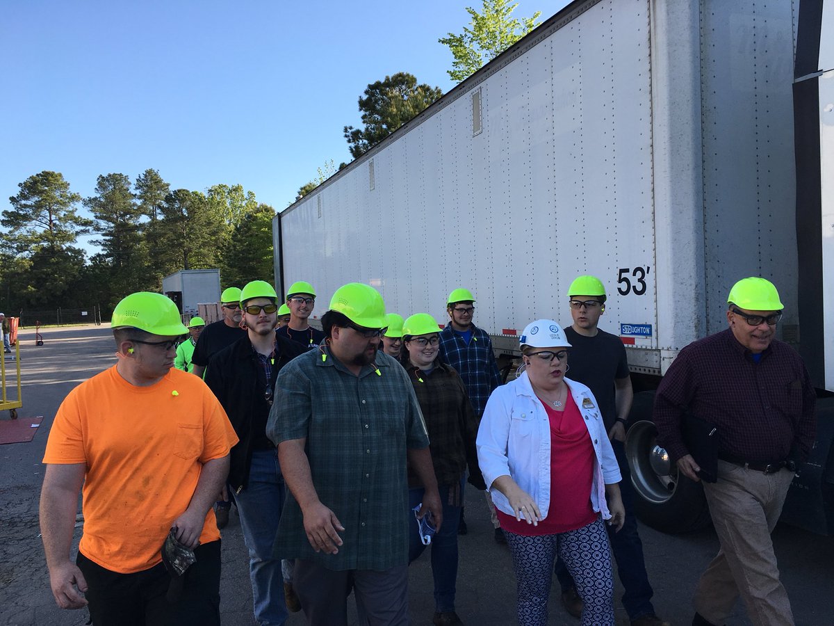 VGCCTechHire's tweet photo. @VanceGranville Welding Students take a hard hat tour of @claytonhomes in Oxford! #careerexposure #techtour https://t.co/l5KgfJOQpz