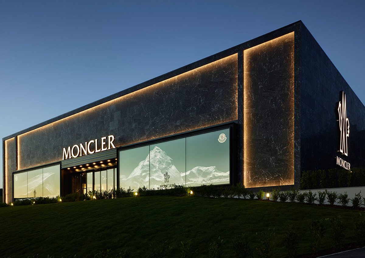 Lucenovasrl's tweet photo. -Retail-

Diamo Importanza al Vostro Marchio.

#Lucenova #moncler #themall #Leccio #illumination #light #Firenze https://t.co/6mOqGf5hdj