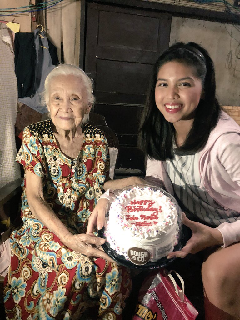 <a href="/DonSimounIbarra/">Don Simoun 🇵🇭</a> <a href="/aldenrichards02/">Alden Richards</a> This is so sad. :( Rest in peace, Lola Maria. Masaya ako dahil nakilala ko kayo at nabisita noong kaarawan niyo. <a href="/MBUycoco/">Michael B. Uycoco</a>