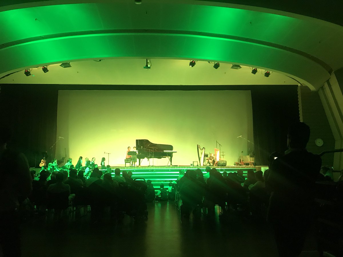 KingsAlBarshaFS's tweet photo. Amazing solo and group performances by years 1-3 in our auditorium tonight @KingsAlBarshaFS #springmusiccelebration https://t.co/uR4dllVdqY