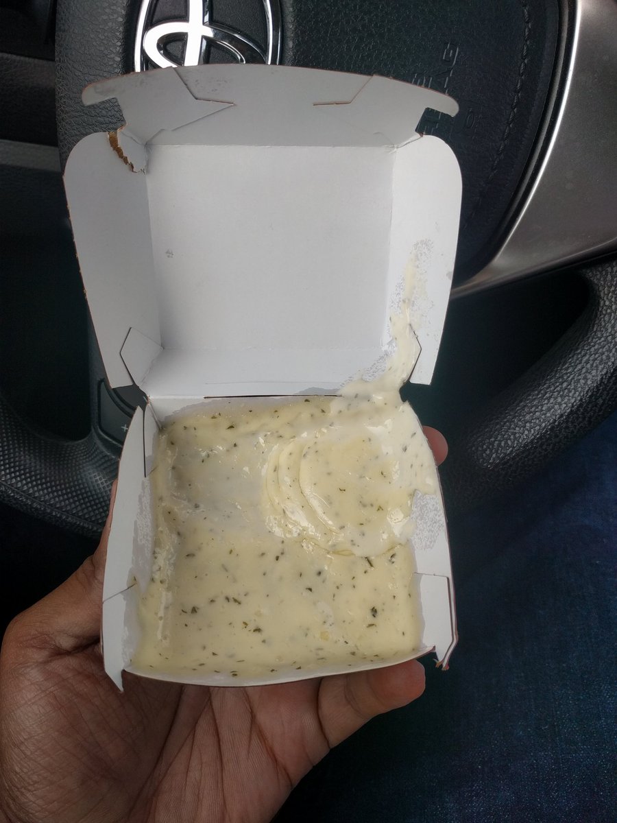 Reddylive's tweet photo. This is what @McDonalds serves you when you place an order for McNuggets. #neveragainMcDonalds @Wendys @BurgerKing @ChickfilA https://t.co/uoBwJkR3Da
