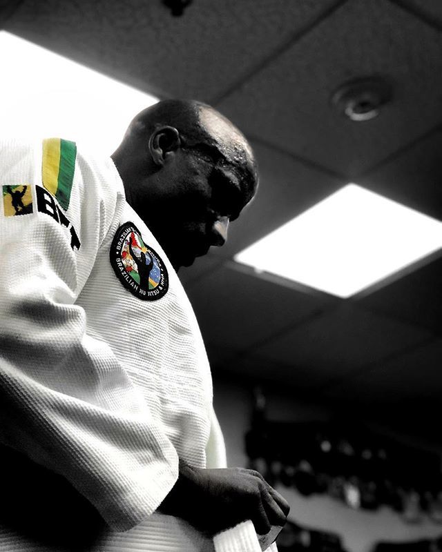 BTTBermuda's tweet photo. “Never quit, you have to resist to the utmost. ‘Til you drop, like a Samurai” Carlson Gracie Sr.
#MondayMotivation 
#Bermuda #BTTBermuda #BrazilianTopTeam #BJJ #BrazilianJiuJitsu #JiuJitsu #Gi #Grappling #SubmissionGrappling #BjjlLife #BjjLifestyle #BjjA… https://t.co/QEZIe19GH2 https://t.co/lRxgIdunwC