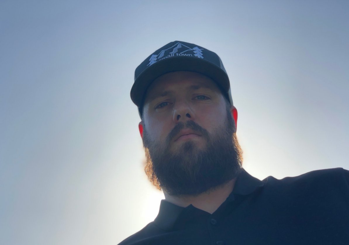 wearecapbeast's tweet image. Real craftsmanship requires real caring. Joel Snelling of Small Town Woodworks in the Pacific Northwest designs custom furniture that also doubles as art work. 🔨We were so pleased that he chose #CapBeast to design his custom hat. 💯#CustomizeNow #Craftsmanship