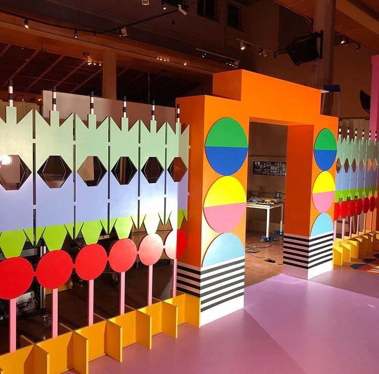 54kibo's tweet photo. Who’d need coffee if you walk into @yinka_ilori’s beautiful entrance to Sweden’s Museum of Ethnography every morning? #maximalismmonday
#54kibo #contemporaryafricandesign #africandesigner #nigeriandesigner #moderndecor #contemporarydesign #africaninteriordesign #maximalism https://t.co/GqcuDf4Gnt