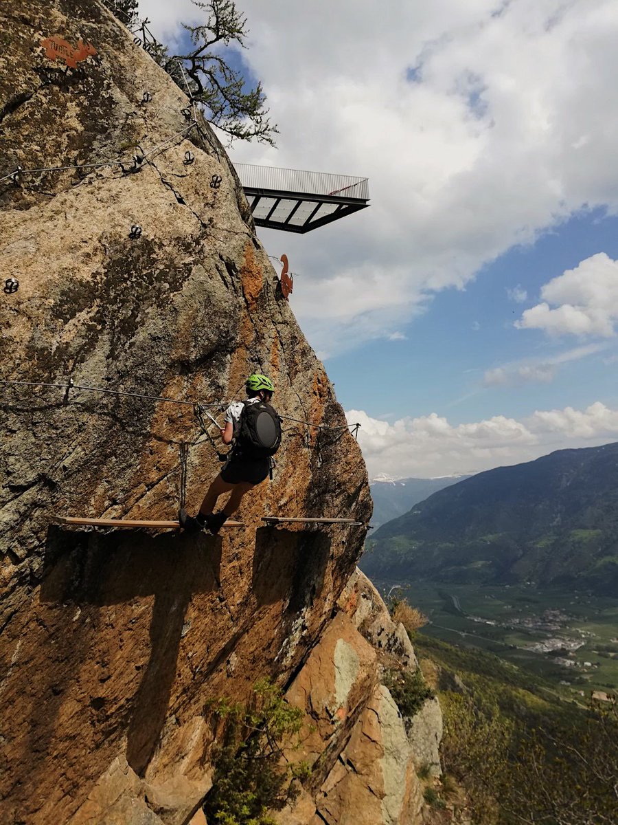 Tespack's tweet photo. The best view and reward comes after the hardest climbs!
Generate your Energy in the craziest places with our Solar Smart Backpacks ⚡👉 https://t.co/oeHsx4JtQ3
Photo from our Scientist and adventurous Ambassador @Kweisleitner!
#MotivationMonday #FutureOfEnergy #SolarBackpacks https://t.co/XP3SFGflSj