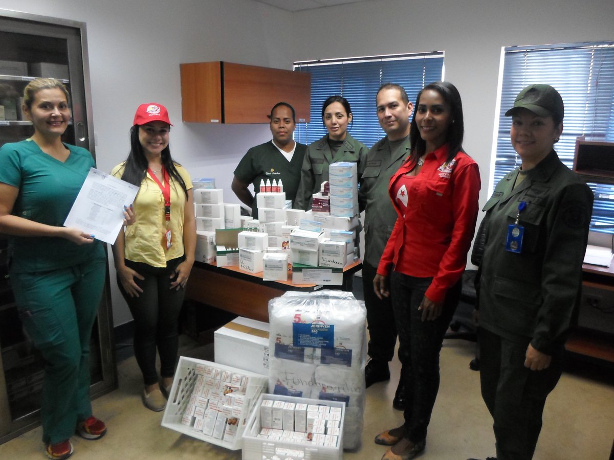 Fundacardin's tweet photo. Una vez más recibimos una mano amiga de parte del Ministerio del Poder Popular para Industrias Básicas, Estratégicas y Socialistas (MINPPIBES), con la donación de materiales y medicamentos para el Hospital y para la Fundación. #Minppibes #HospiMil #26Abril https://t.co/BXmEyLPXeA