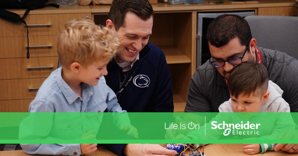 SE_Careers's tweet photo. We recently celebrated #TakeYourChildToWorkDay at @SchneiderNA! Our #SEGreatPeople had a wonderful time with our special visitors. #SERVICEFORCE #LifeIsOn More photos on our instagram: https://t.co/5CdQMmmr5x https://t.co/h4QE84qwnY
