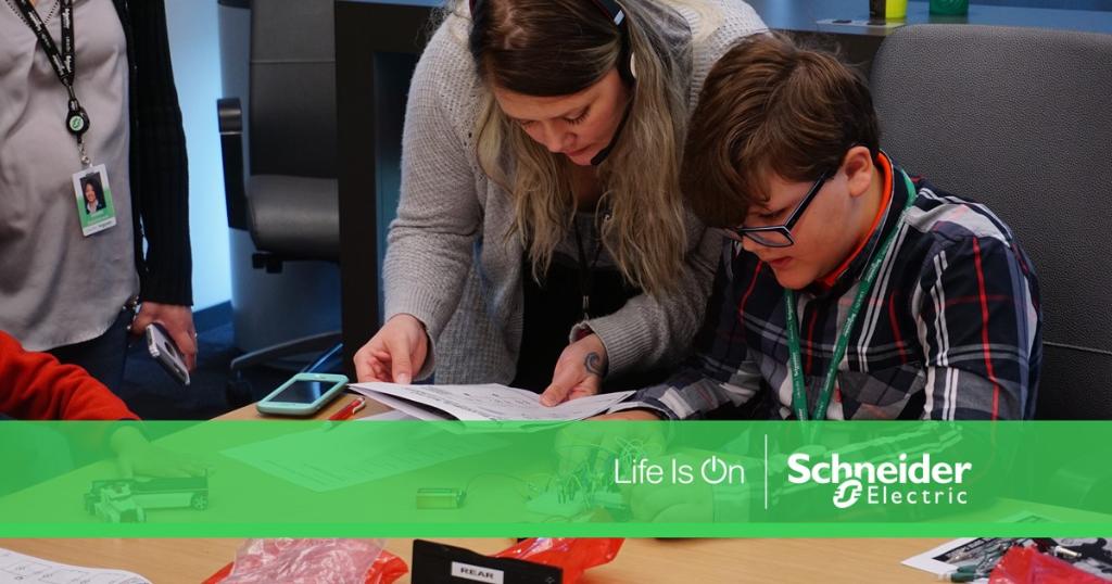 SE_Careers's tweet photo. We recently celebrated #TakeYourChildToWorkDay at @SchneiderNA! Our #SEGreatPeople had a wonderful time with our special visitors. #SERVICEFORCE #LifeIsOn More photos on our instagram: https://t.co/5CdQMmmr5x https://t.co/h4QE84qwnY