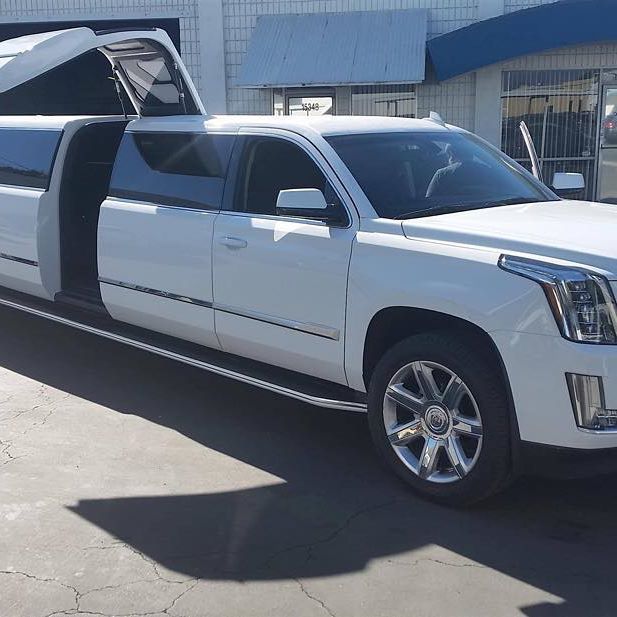 LIMOBUSKING's tweet photo. Proms in full swing ! Call A-List For the most unique Limousines Metro Detroit Has to Offer Call to see the showroom and see the A-List Difference! 734-673-5788 #rollsroyceghost #promlimo #RollsRoyce #annarborlimo #alistlimo #partybus https://t.co/i5P8tH3Yf0