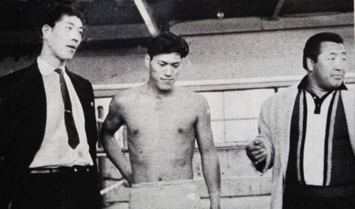 Hayamin En Twitter 昭和の日 馬場正平 ジャイアント馬場 猪木寛至 アントニオ猪木 力道山 この3人のスリーショットは少ない Hayamin En Twitter 昭和の日 馬場正平 ジャイアント馬場 猪木寛至 アントニオ猪木 力道山 この3人のスリーショットは少ない