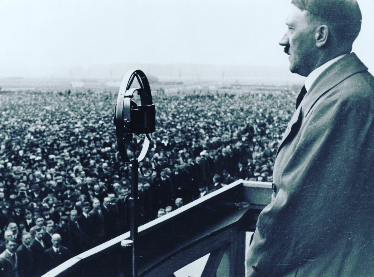 Bir zamanlar aklı tutulmuş milyonların desteğiyle Almanya’yı ve dünyayı kana boyayan Adolf Hitler 73 yıl önce bir sığınakta intihar ederek yıkıcı hayatına son vermişti. Bütün insanlık düşmanlarının akıbetinin aynı olması dileğiyle...