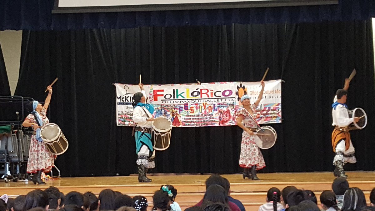 SHMrsGarza's tweet photo. Special presentation this morning at Finch! Amazing! From Argentina. #finchelementary #mymisd #finchfalcons https://t.co/7A9t0mv3ij