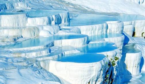 Frede8Hi's tweet image. 学生時代に行ったパムッカレ。トルコの石灰棚。また行きたい