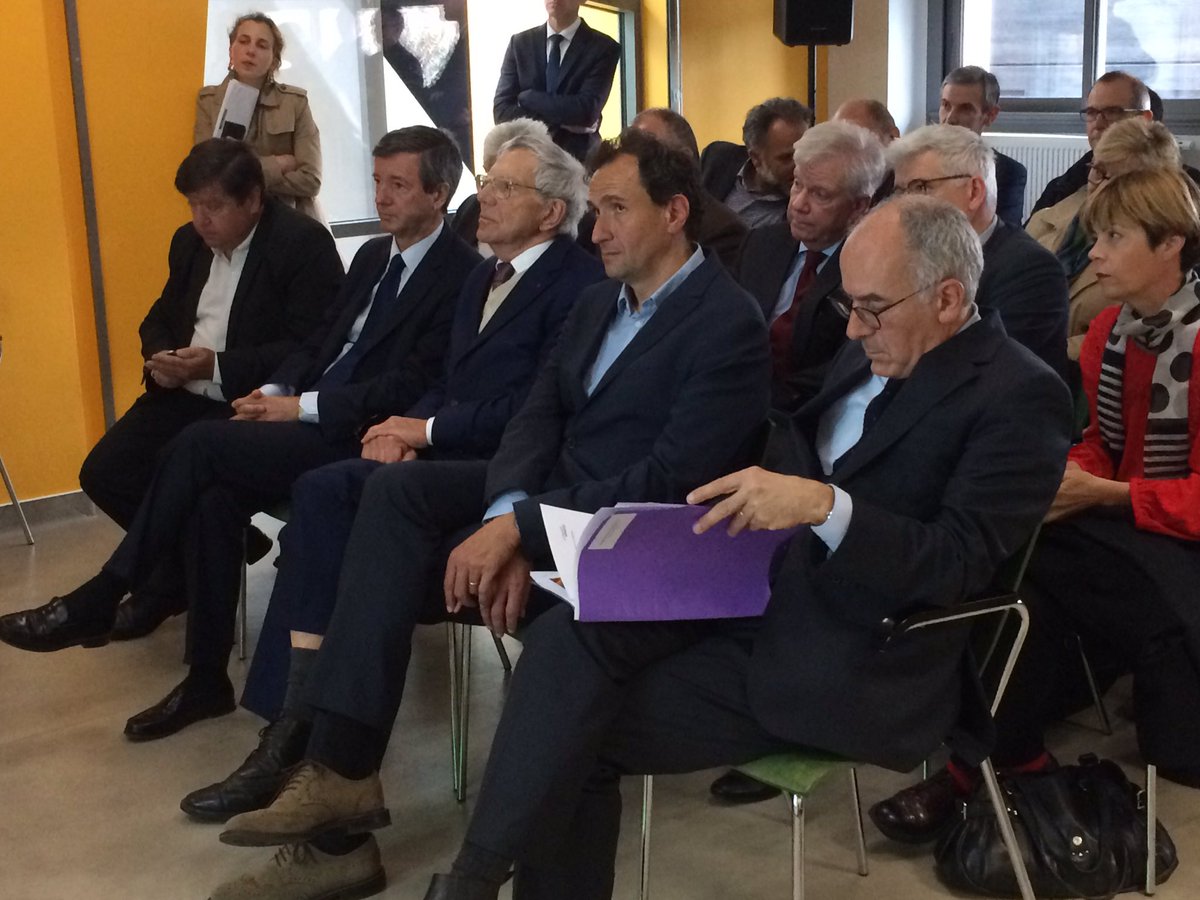 AcBordeaux's tweet photo. Inauguration de la #MaisonpourlaScience sur le campus universitaire. Proposer aux professeurs une offre de développement professionnel autour des sciences pour donner aux élèves le goût des sciences https://t.co/vc1Dor3AMZ