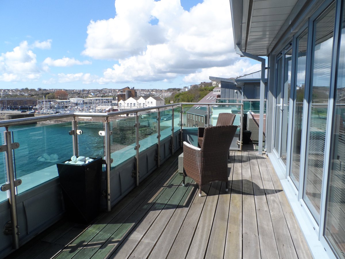Book one of our many beautiful cottages and apartments. Head over to pembrokeshireletnet.co.uk and see for yourself.